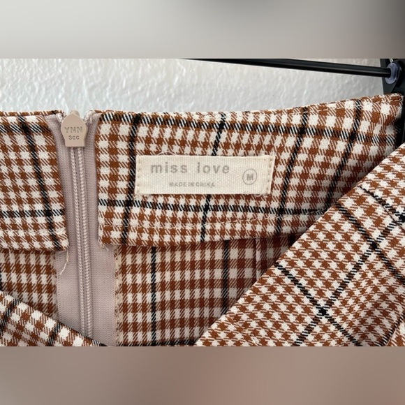 Plaid Neutral Mini Skirt - Picture 3 of 4